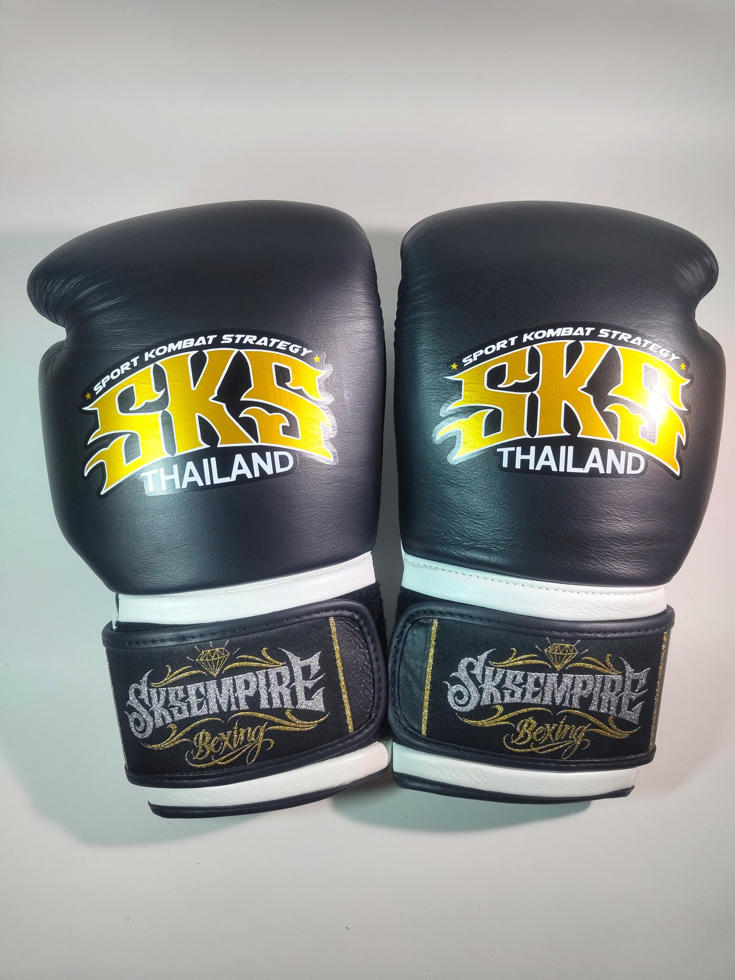 SKS BOXING GLOVES SHADOW STRIKE EDITION (BLACK)