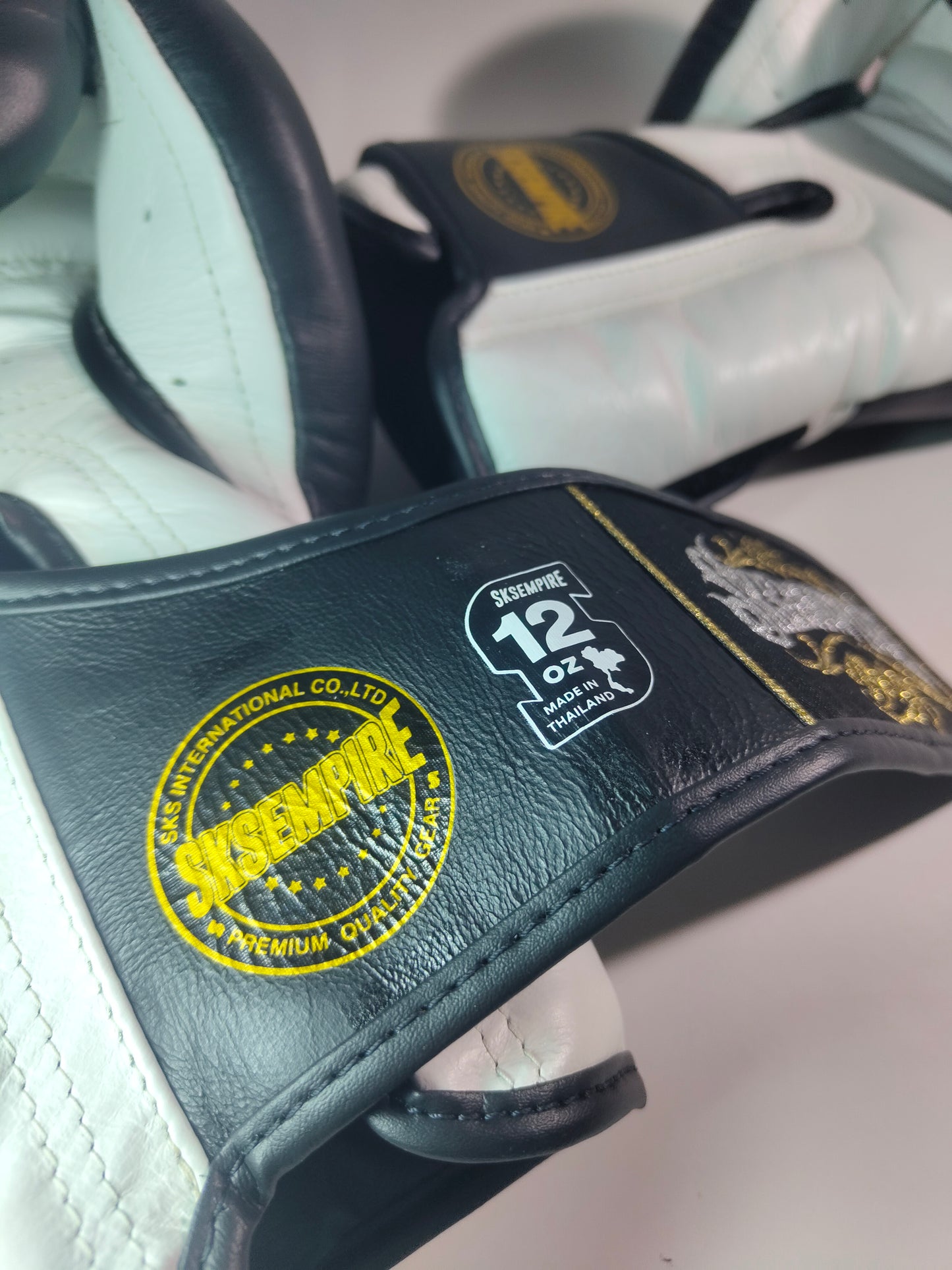 SKS BOXING GLOVES SHADOW STRIKE EDITION (BLACK)