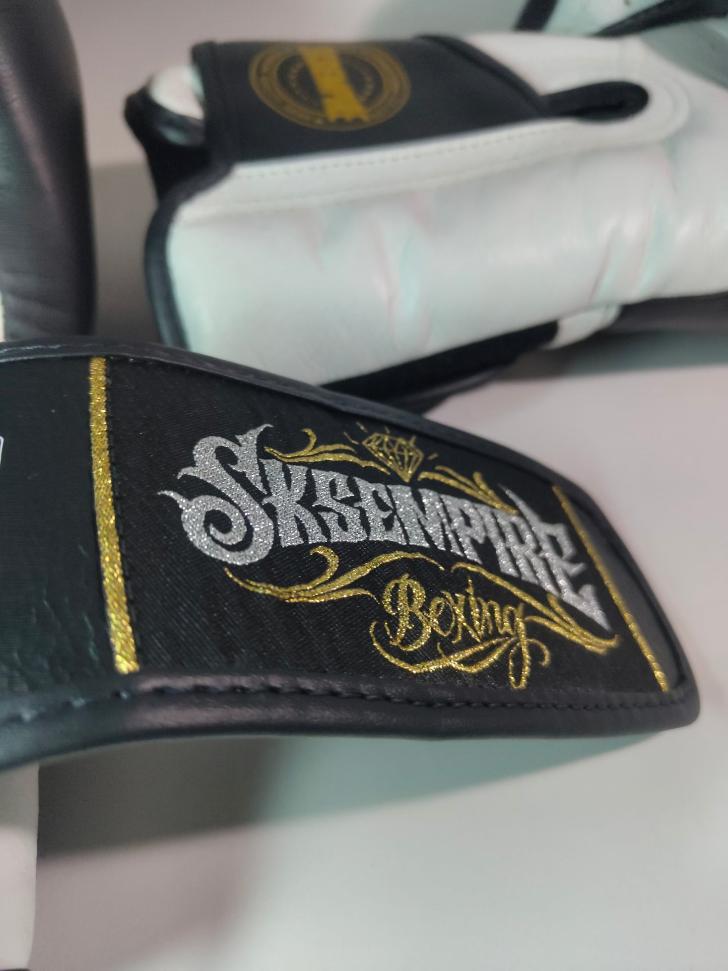 SKS BOXING GLOVES SHADOW STRIKE EDITION (BLACK)