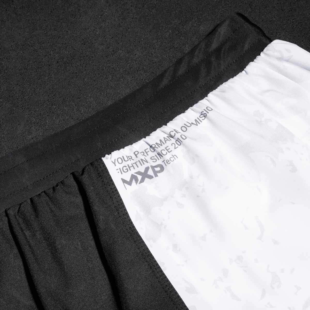 PHANTOM ATHLETICS FIGHTSHORTS FUSION MUAY THAI (BLACK / WHITE)