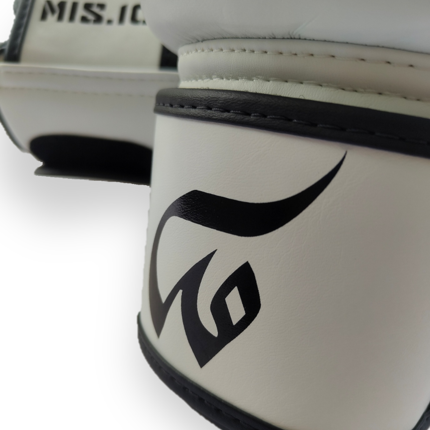 MIS MUAY THAI GLOVES (ASH WHITE)