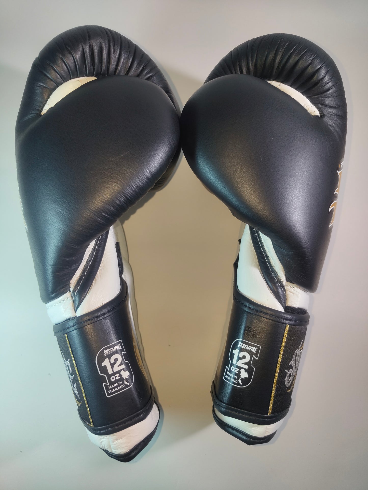 SKS BOXING GLOVES SHADOW STRIKE EDITION (BLACK)