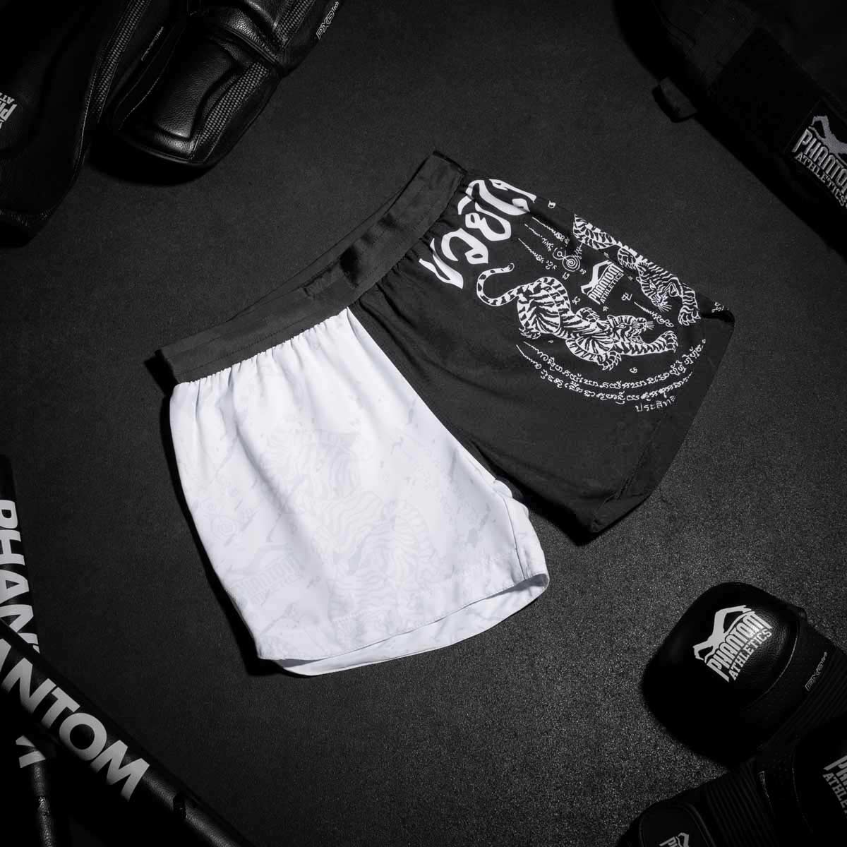 PHANTOM ATHLETICS FIGHTSHORTS FUSION MUAY THAI (BLACK / WHITE)