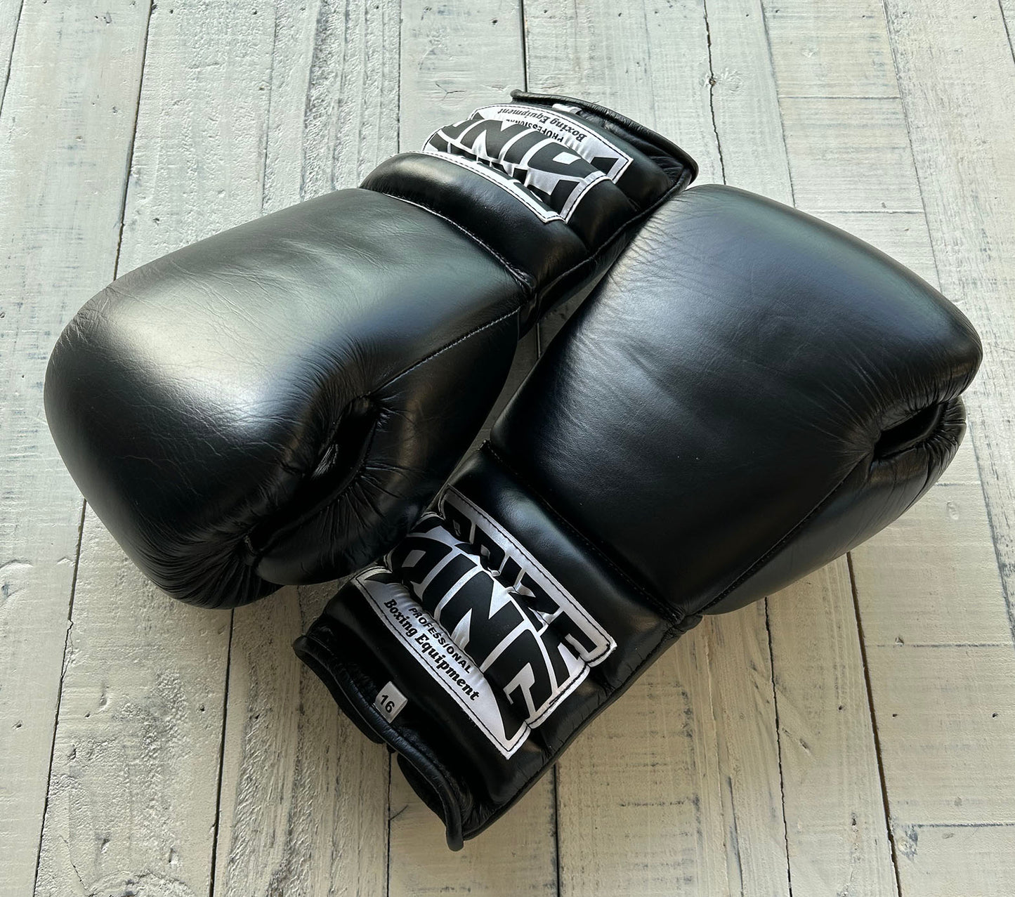 "Pro-training 1960" Lace-Up Prize Ring Boxing Gloves (Black)