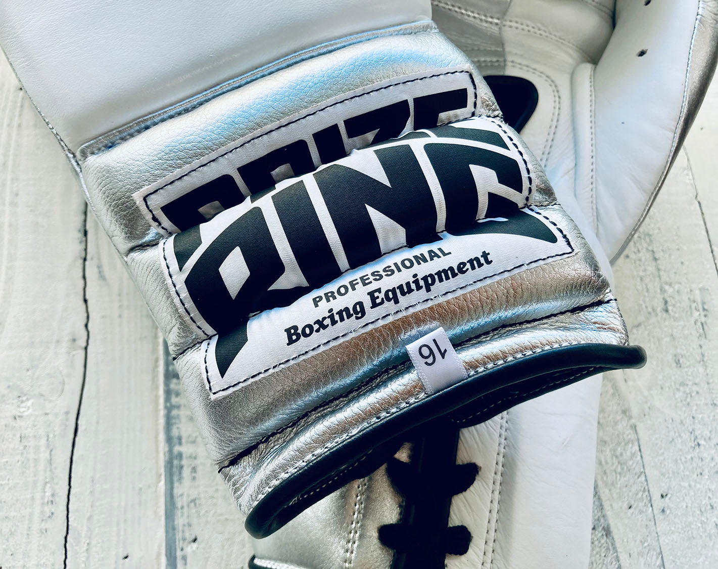 "Pro-training" Lace-Up Prize Ring Boxing Gloves (White/Silver)
