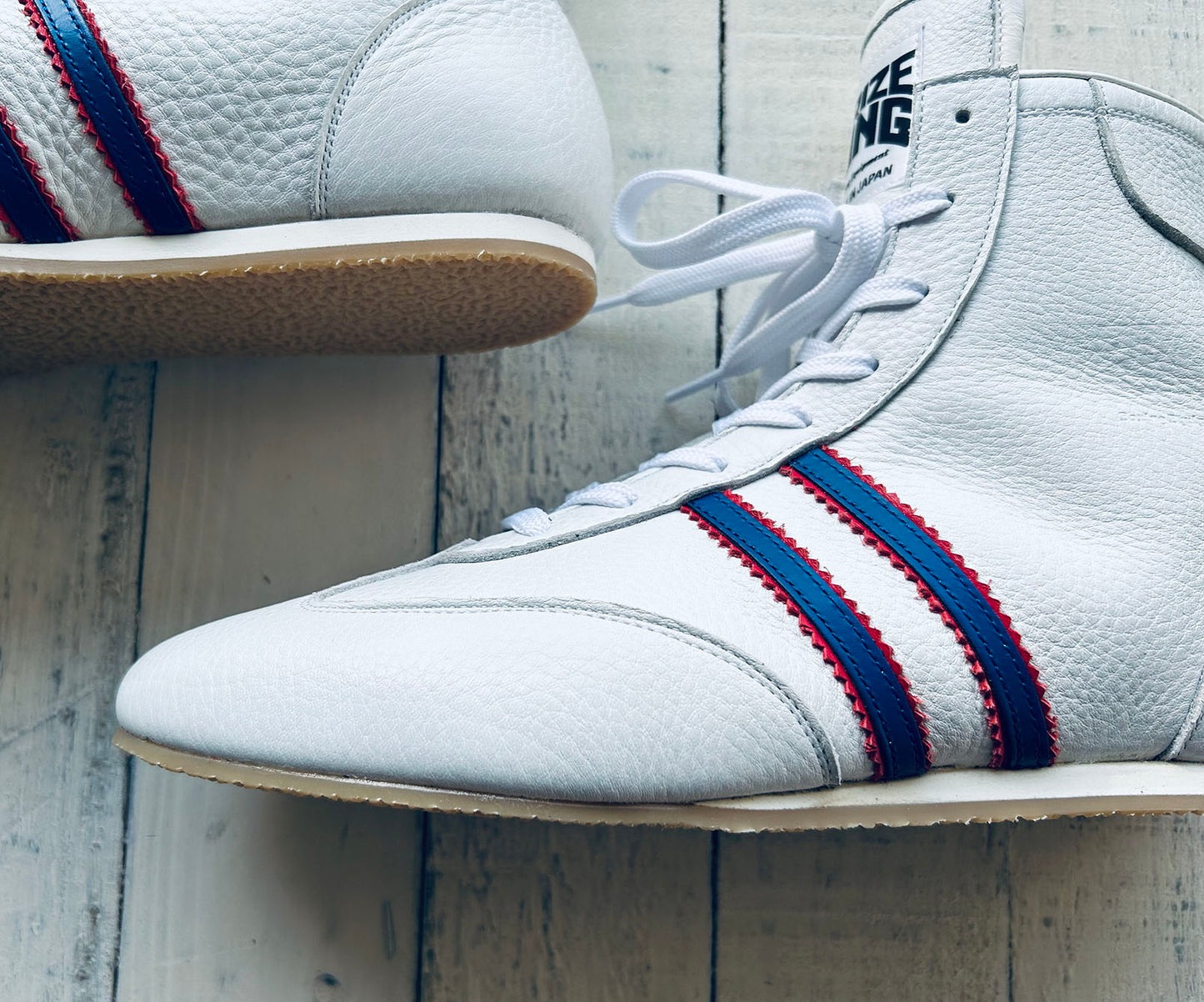 "Pro-training" Prize Ring Boxing Shoes (White/Blue, Red)